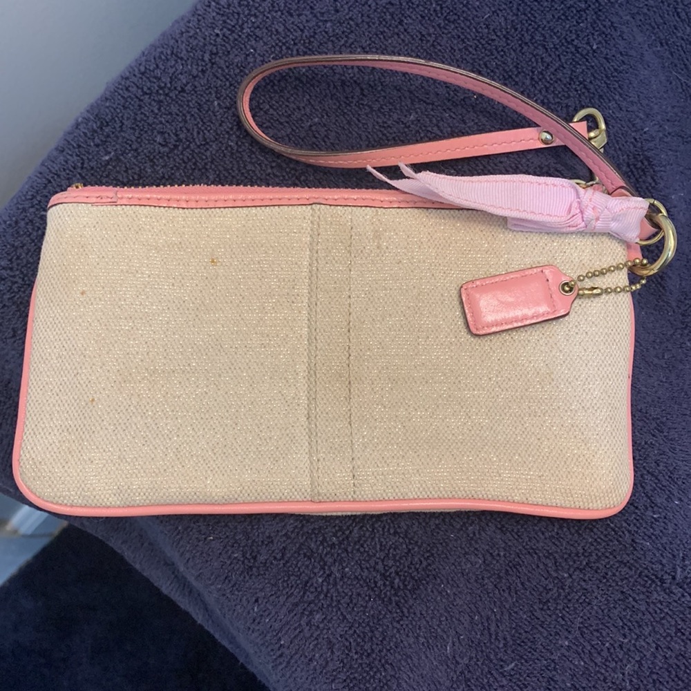 Coach - Picture 2 of 4